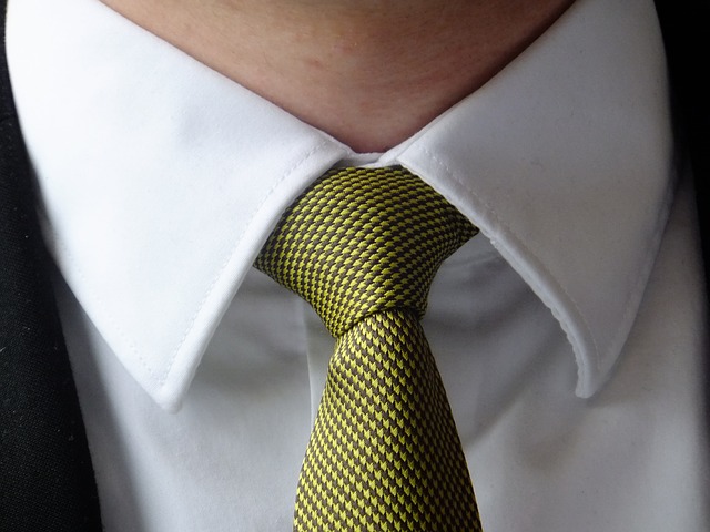 ネクタイの簡単な結び方は動画で 使えるシーンも合わせて紹介 スウィッチ